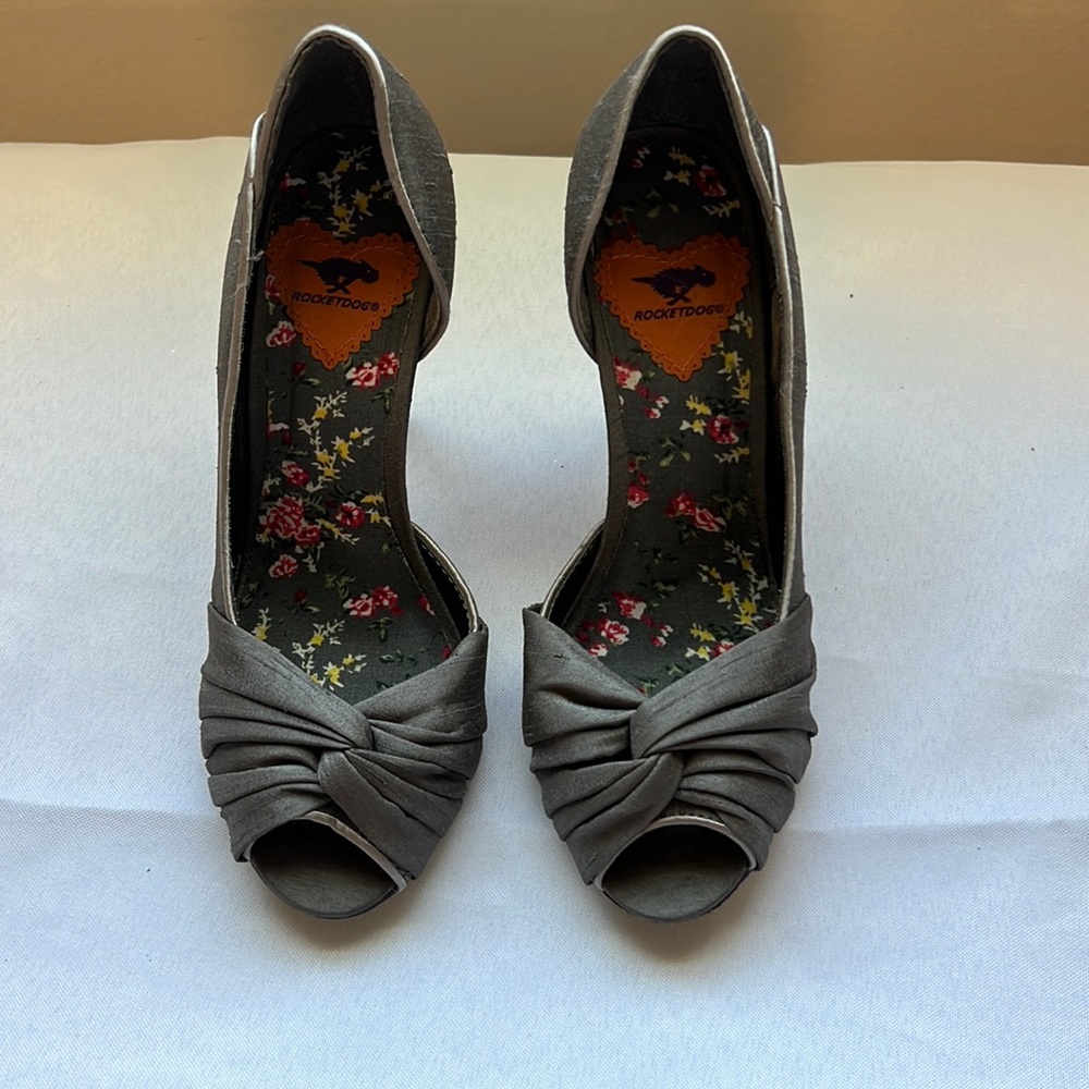 Vintage looking heels